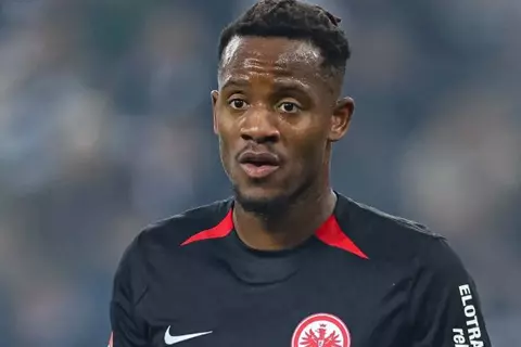 باتشواي: مرموش كتب قصته الخاصة مع فرانكفورت.. والآن جاء دوري